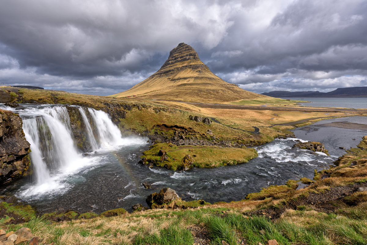 Kirkjufell image 0